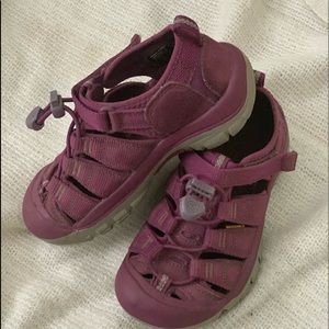 Little kids Keen shoes, like new